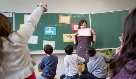 Sollen muslimische Schüler auch ihre Religionslehrer bei der AfD...