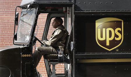 Die Paketauslieferer bei UPS werden von der Gewerkschaftsführung...