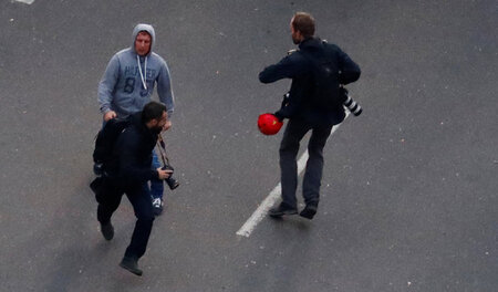 Drohungen gegen und Attacken auf Journalisten gehören im Umfeld ...
