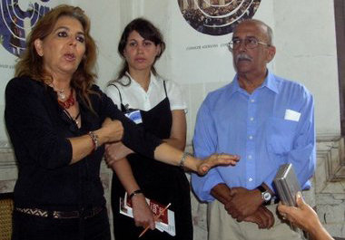 Graziella Ramirez (Komitee Cuban Five),  Mónica Corbano (Uni-Leh