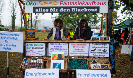 »Satire« wie aus dem PR-Labor von RWE am Rand der Demonstration ...