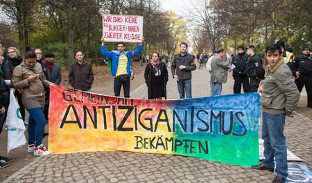 Kundgebung gegen antiziganistische Hetze im Oktober 2013 in Berl...