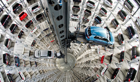 Milliardengewinne auch im Jahr 2018: »Autostadt« am VW-Werk im n...