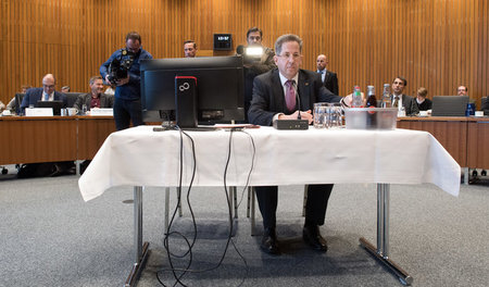 BfV-Chef Hans-Georg Maaßen am Montag im Sitzungssaal des Ausschu...