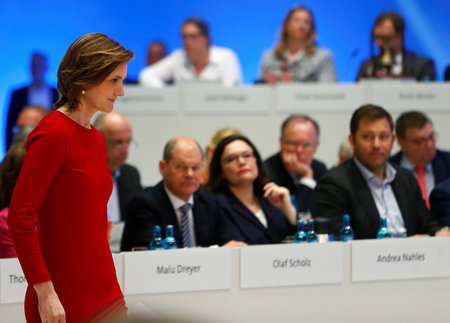 Wagnis Sozialdemokratie: Simone Lange auf dem Weg zum Rednerpult...