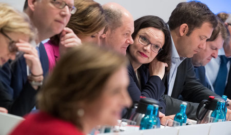 SPD-Spitze mit Andrea Nahles (M.) beim Parteitag im April in Wie...