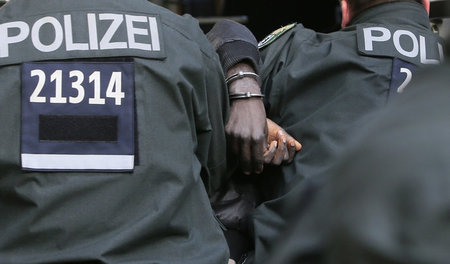 Die Verrohung der deutschen Abschiebepolitik ist auf allen Ebene...