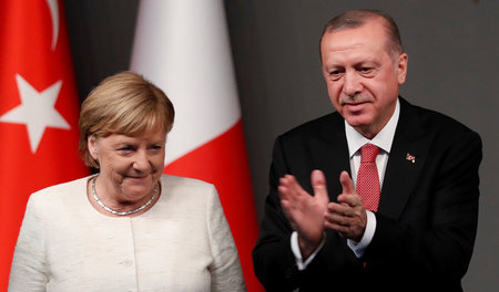 Zur Abwehr von Geflüchteten ist die Bundesregierung auf die Türk...