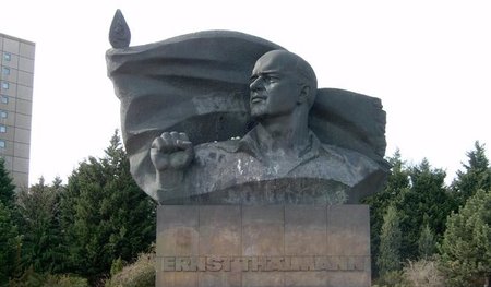 Denkmal für Ernst Thälmann an der Greifswalder Straße in Berlin