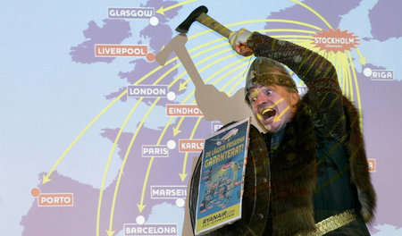 Ryanair-Vorstandsvorsitzender Michael O›Leary stellt neue Busine... Ryanair-Vorstandsvorsitzender Michael O›Leary stellt neue Busine...