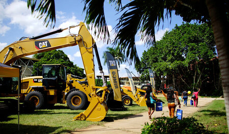 Messe FIHAV: Baumaschinen der US-Firma Caterpillar am 29. Oktobe...