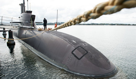 Ein neues U-Boot des Typs »U 36« wird in Eckernförde in Betrieb ...