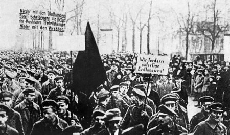 Soldaten demonstrieren gegen die Mehrheitssozialdemokratie, Berl...