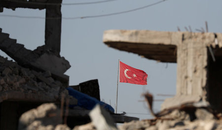 Andauernde Bedrohung: Ankara bombardiert erneut grenznahe Städte...