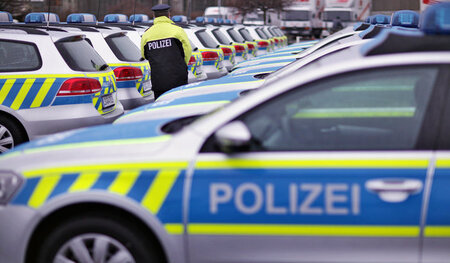 Der Fuhrpark steht schon mal. Fehlen nur noch Kampfausrüstung un...