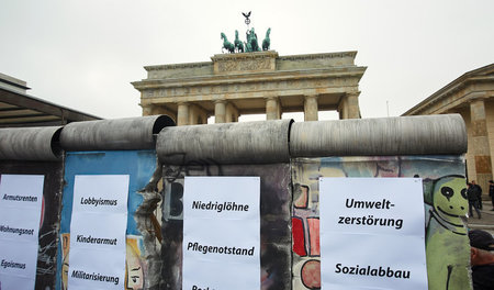 Was das Land 29 Jahre nach dem Mauerfall spaltet: Installation d...