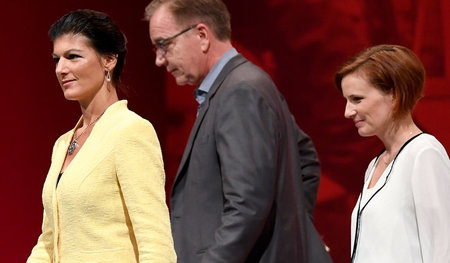 Die Fraktionschefs Sahra Wagenknecht und Dietmar Bartsch mit Par...
