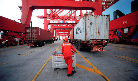 Bald weniger zu tun? Arbeiter im Hafen von Yangshan