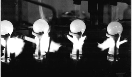 There is a light that never goes out: Licht aus dem Kombinat NAR...