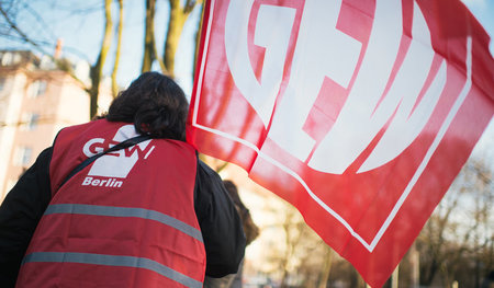 Langer Kampf um Streikrecht für Beamte: Aktion der Gewerkschaft ...