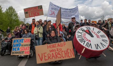 Demonstration vor dem Brandenburger Tor in Berlin anlässlich des...