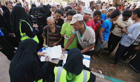 Im Jemen sind Millionen Menschen auf Hilfslieferungen angewiesen...