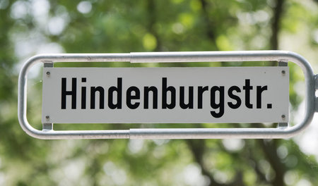 Ob das dem Oberleutnant Helmut Schmidt gefallen hätte? In Hannov...