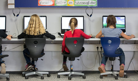 Das Lernen am Gerät erspart aus Sicht der Herrschenden offenbar ...