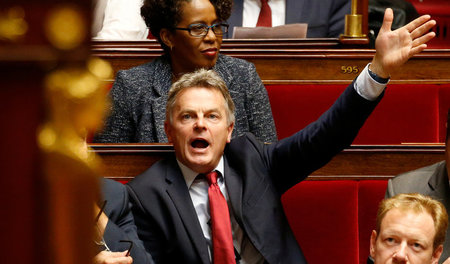 Fabien Roussel, hier am 16. Oktober im Parlament, führt künftig ... Fabien Roussel, hier am 16. Oktober im Parlament, führt künftig ...
