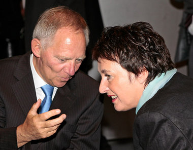 Am Ende hat er sie doch noch rumgekriegt: Wolfgang Schäuble (CDU...