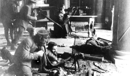 Schlosskämpfe im Pfeilersaal, Berlin, November 1918