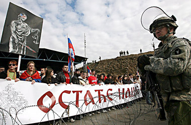 22. Februar, NATO-Kontrollposten zwischen Serbien und Kosovo. Se...