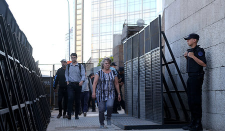 Alltag zwischen Absperrungen: Normales Leben ist in Buenos Aires...