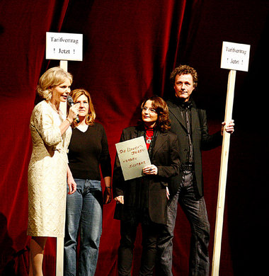 Genial: Gewerkschaftliche Minitransparente, die man auch in der ...