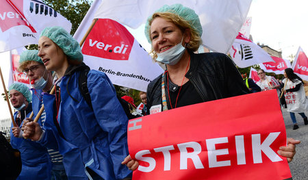 Streik_der_Pfleger_a_54748440.jpg