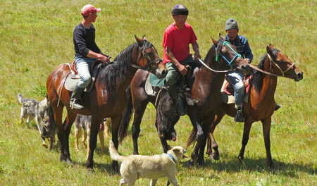 In Kirgistan leben die Hirten, wie diese im Karakol-Tal, im Satt...