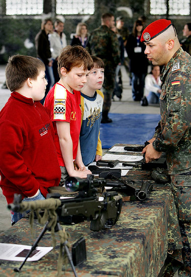 Kids’ Day bei der Bundeswehr – Hauptfeldwebel Christian Pieloth ...