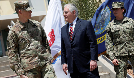 US-General William Zana und der damalige US-Außenminister Rex Ti... US-General William Zana und der damalige US-Außenminister Rex Ti...