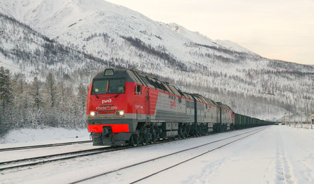 Diesellok auf einem der Teilstücke mit mehr als nur einem Gleis Diesellok auf einem der Teilstücke mit mehr als nur einem Gleis