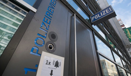 Bislang sechs Abgänge bei hessischer Polizei: Eingang des 1. Rev... Bislang sechs Abgänge bei hessischer Polizei: Eingang des 1. Rev...