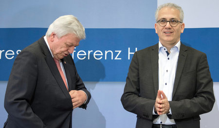 Volker Bouffier (CDU) und Tarek Al-Wazir (Bündnis 90/Die Grünen)... Volker Bouffier (CDU) und Tarek Al-Wazir (Bündnis 90/Die Grünen)...