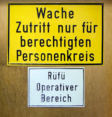 Wer keinen Arbeitsplatz nachweisen kann, wird früher oder später... Wer keinen Arbeitsplatz nachweisen kann, wird früher oder später...
