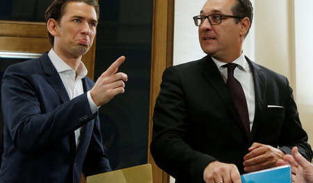 Rechter Durchmarsch: Österreichs Bundeskanzler Sebastian Kurz (l...