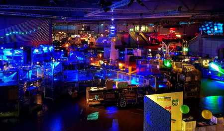Der Chaos-Congress ist traditionell ein bunt erleuchter Spielpla... Der Chaos-Congress ist traditionell ein bunt erleuchter Spielpla...