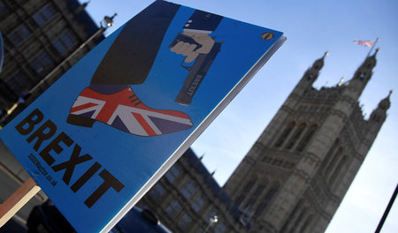 Gehen oder bleiben? Demonstration gegen den Austritt Großbritann... Gehen oder bleiben? Demonstration gegen den Austritt Großbritann...