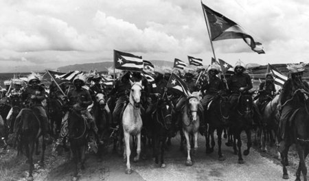 Siegreich. Kubanische Revolutionäre zu Pferde 1959