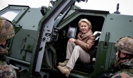 Ursula von der Leyen (CDU) fährt gerne schweres Geschütz auf (Ar...
