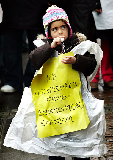 Berliner Bildungsprogramm fördert Entwicklung sozialer Kompetenz... Berliner Bildungsprogramm fördert Entwicklung sozialer Kompetenz...