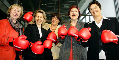 Am 8. März sind sich Unions- und SPD-Politikerinnen einig: Fraue... Am 8. März sind sich Unions- und SPD-Politikerinnen einig: Fraue...
