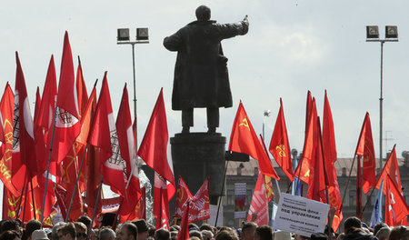 Bedingungen für die sozialistische Gesellschaft schaffen: Lenin ...
